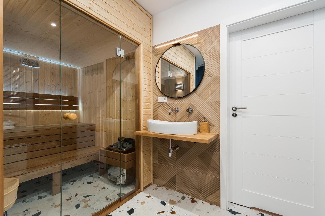 Luxury Spa Apartment Old Town Cracóvia Exterior foto